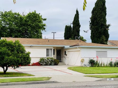 707 Acacia Ave, Fullerton, CA 92831-3415