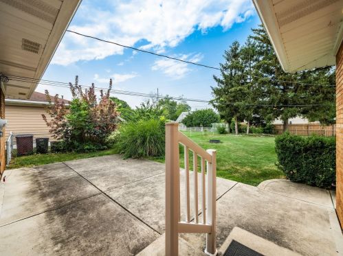 3807 Evans Dr, Darbydale OH  43123-2809 exterior