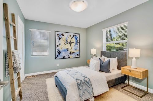 1151 Turquoise St, San Diego CA 92109-1247 exterior