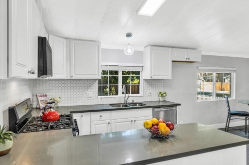 9644 Kent St, Elk Grove CA  95624-2436 exterior