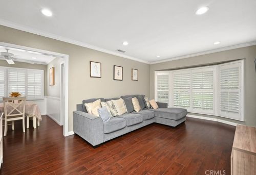 6654 Turnergrove Dr, Lakewood CA  90713-2752 exterior