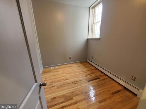 209 Front St, Trenton NJ 08608-2103 exterior