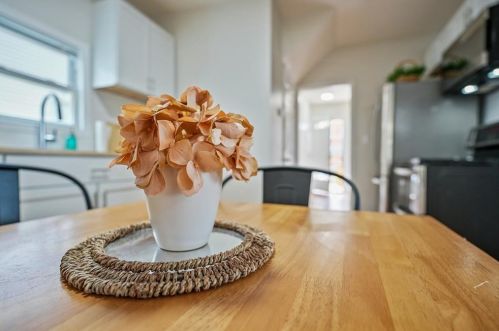 181 Mount Pleasant Ave, Providence RI  02908-3917 exterior