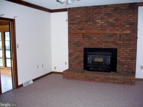 18 Crossley Dr, Dover DE 19901-5801 exterior