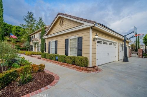 18385 Moss Rd, Riverside, CA 92508-8884