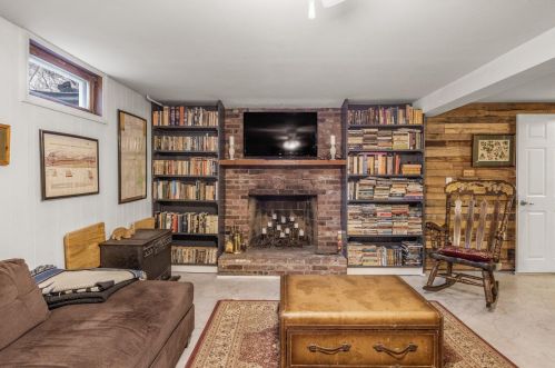 120 Viola Rd, Eastham MA  02642-1792 exterior