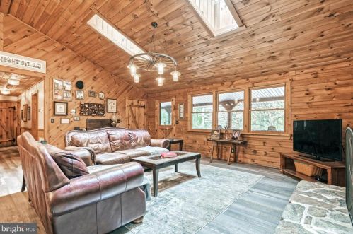 315 Bacon Rd, Red Lion PA  17356-8887 exterior