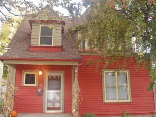 215 9th St, Kaukauna WI  54130-2715 exterior