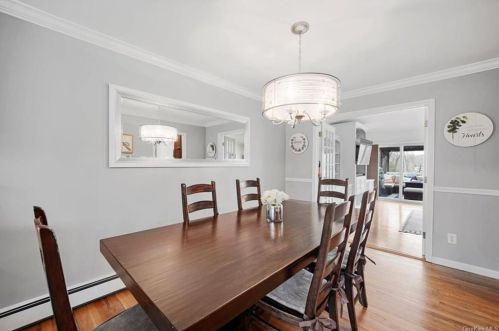 80 Friendly Rd, Mahopac NY  10541-1922 exterior