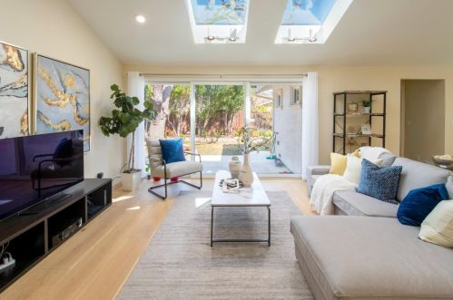 1466 Hollenbeck Ave, Sunnyvale CA  94087-4238 exterior