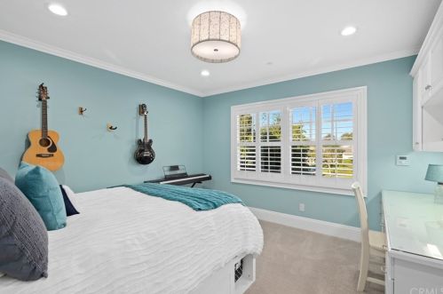 1921 Windward Ln, Newport Beach CA  92660-3816 exterior