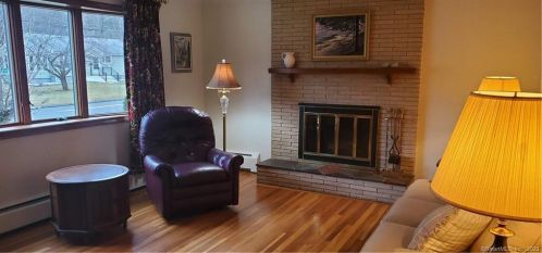 502 Lower Ln, Kensington CT  06037-3116 exterior