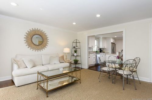 32 Oak Grove Pl, New Canaan CT  06840-6241 exterior