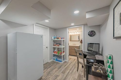 216 Connecticut Dr, New Kensington PA  15068-3523 exterior