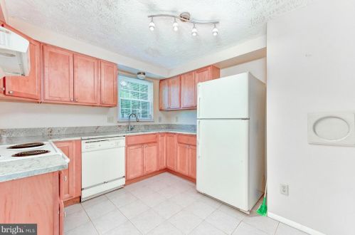 7309 Sterling Grove Dr, Springfield VA  22150-4437 exterior