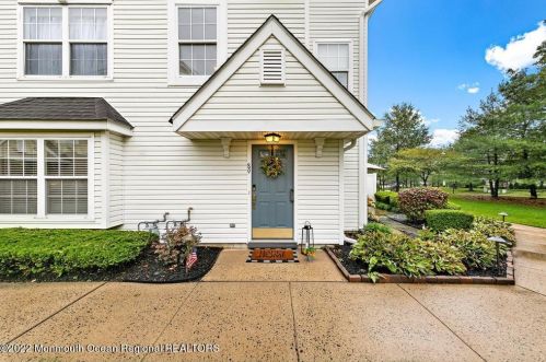 89 Madison Ct, Tinton Falls, NJ 07712-7747