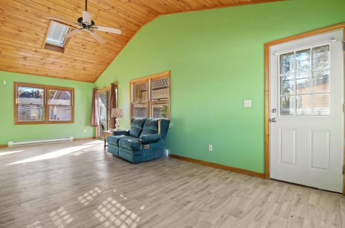 5515 Honey Crk Dr, Milwaukee WI 53221-4012 exterior