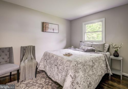 8813 Lagrange St, Lorton VA 22079-1643 exterior