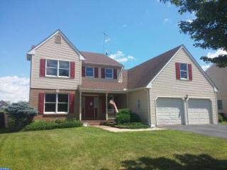 39 Country Side Ct, Easton, PA 18045-7458
