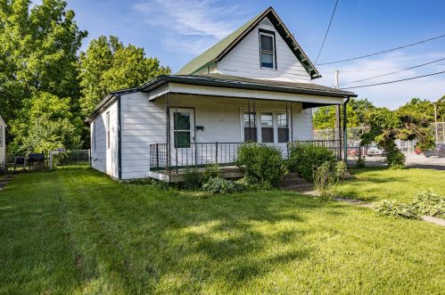 380 Douglas St, Wilmington, OH 45177-2807