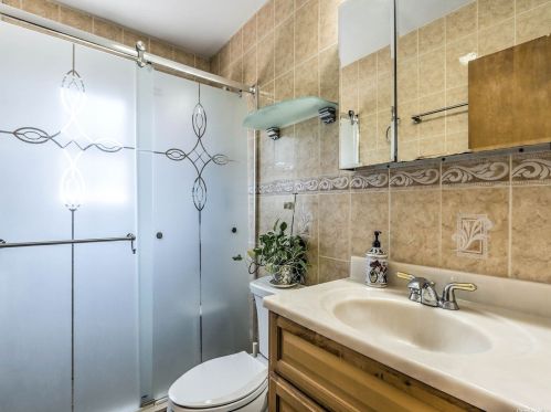 86-33 Winchester Blvd, Jamaica NY  11426-2100 exterior