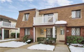 191 Cambridge Dr, Copiague, NY 11726-3245