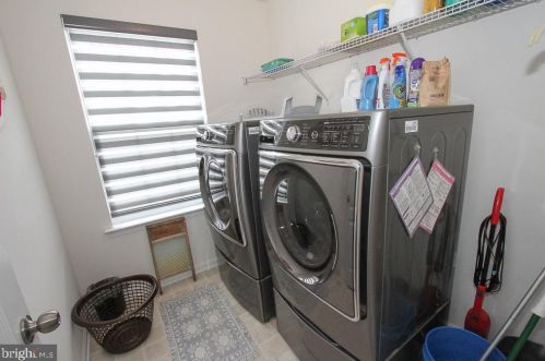 1954 Canyon Creek Rd, Gilbertsville PA  19525-7003 exterior