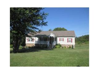 1422 Sessi Rd, Latrobe, PA 15650-5176