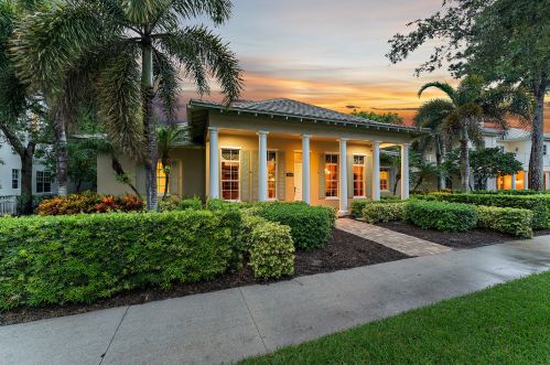 3334 Greenway Dr, Jupiter, FL 33458-8727
