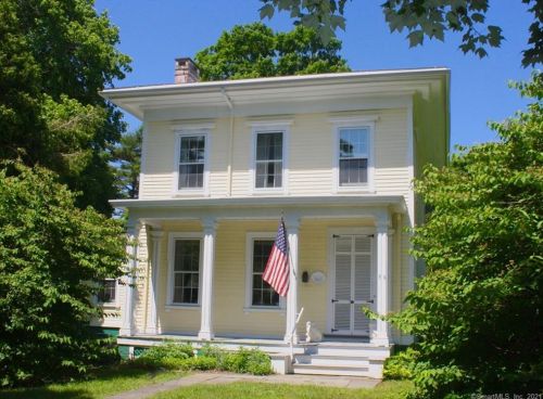 56 Lyme St, Lyme, CT 06371-2331