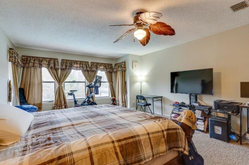 2821 Custer Dr, Denton TX  76210-6449 exterior