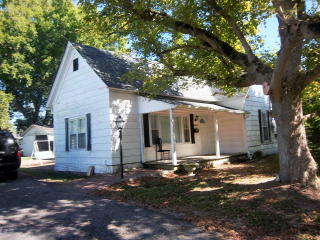 1213 Brown St, Paris, TN 38242-5305