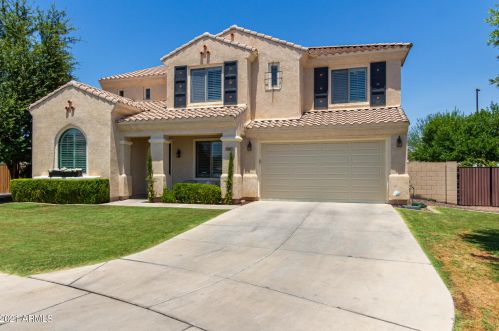 1542 Bluebird Ct, Gilbert, AZ 85297-6820