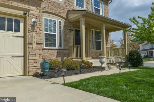 59 Eisentown Dr, Lovettsville, VA 20180-8545
