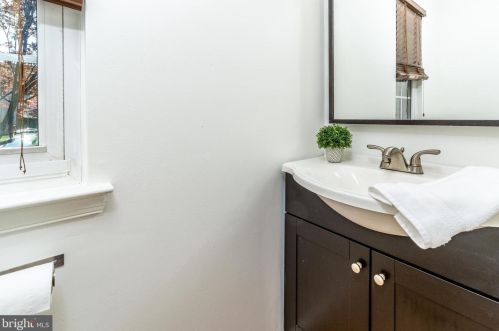 48 Drewes Ct, Lawrence Township NJ  08648-2634 exterior