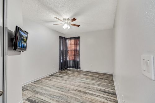 2821 Berkshire Cir, Kissimmee FL  34743-5647 exterior