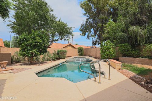 1101 Scallop Dr, Gilbert, AZ 85233-7844