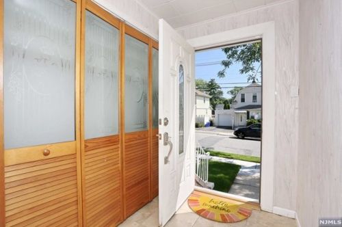 384 Elm Ave, Bogota NJ  07603-1501 exterior