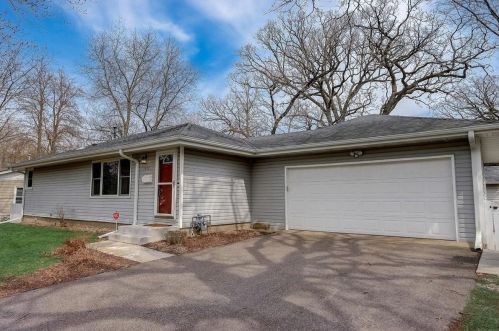 5840 Perry Ave, Minneapolis, MN 55429-2833