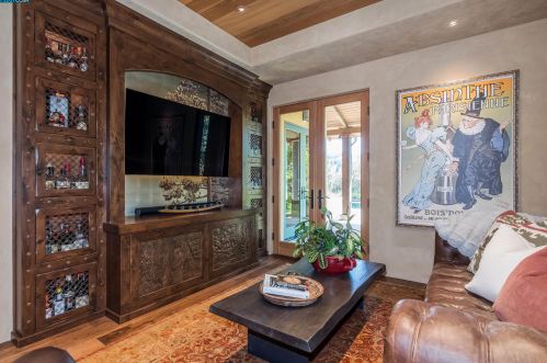 5 Owl Hill Ct, Orinda CA  94563-3441 exterior
