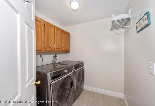 15 Hawthorne Ave, Holmdel Village NJ 07733-1035 exterior