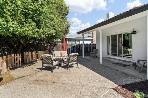 1211 Sonoma Ave, Modesto CA  95355-3920 exterior