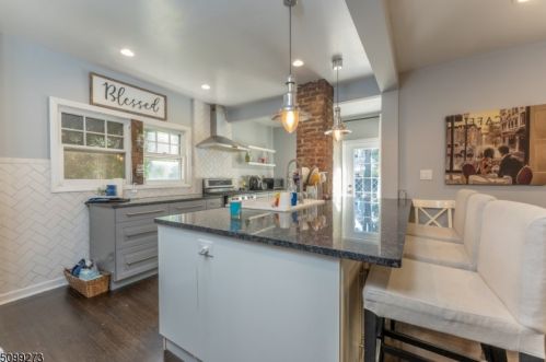 398 Drake Ave, Roselle NJ  07203-1414 exterior