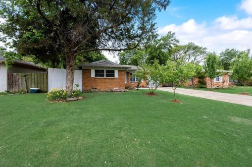 615 Belt Line Rd, Richardson TX  75080-5851 exterior