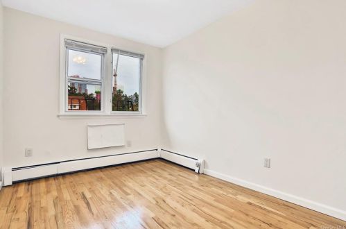 200 Centre Ave, New Rochelle NY  10805-2632 exterior