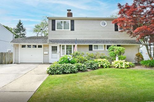 48 Tardy Ln, North Wantagh, NY 11793-1929