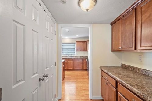 1052 Woodlawn Dr, Canonsburg PA  15317-5451 exterior