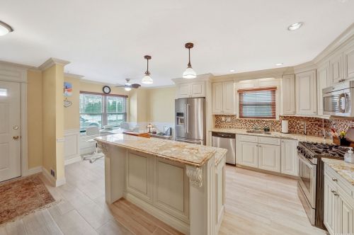 2870 Rugby Rd, Rockville Centre, NY 11572-3347