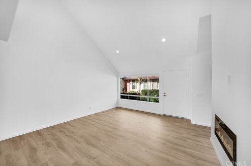 3318 Pasadena Ave, Long Beach, CA 90807-4548
