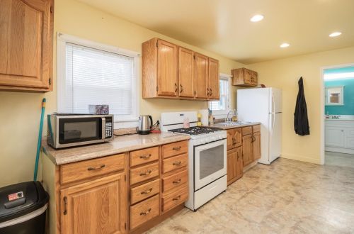 352 Park Ave, Valpo IN  46383-4645 exterior